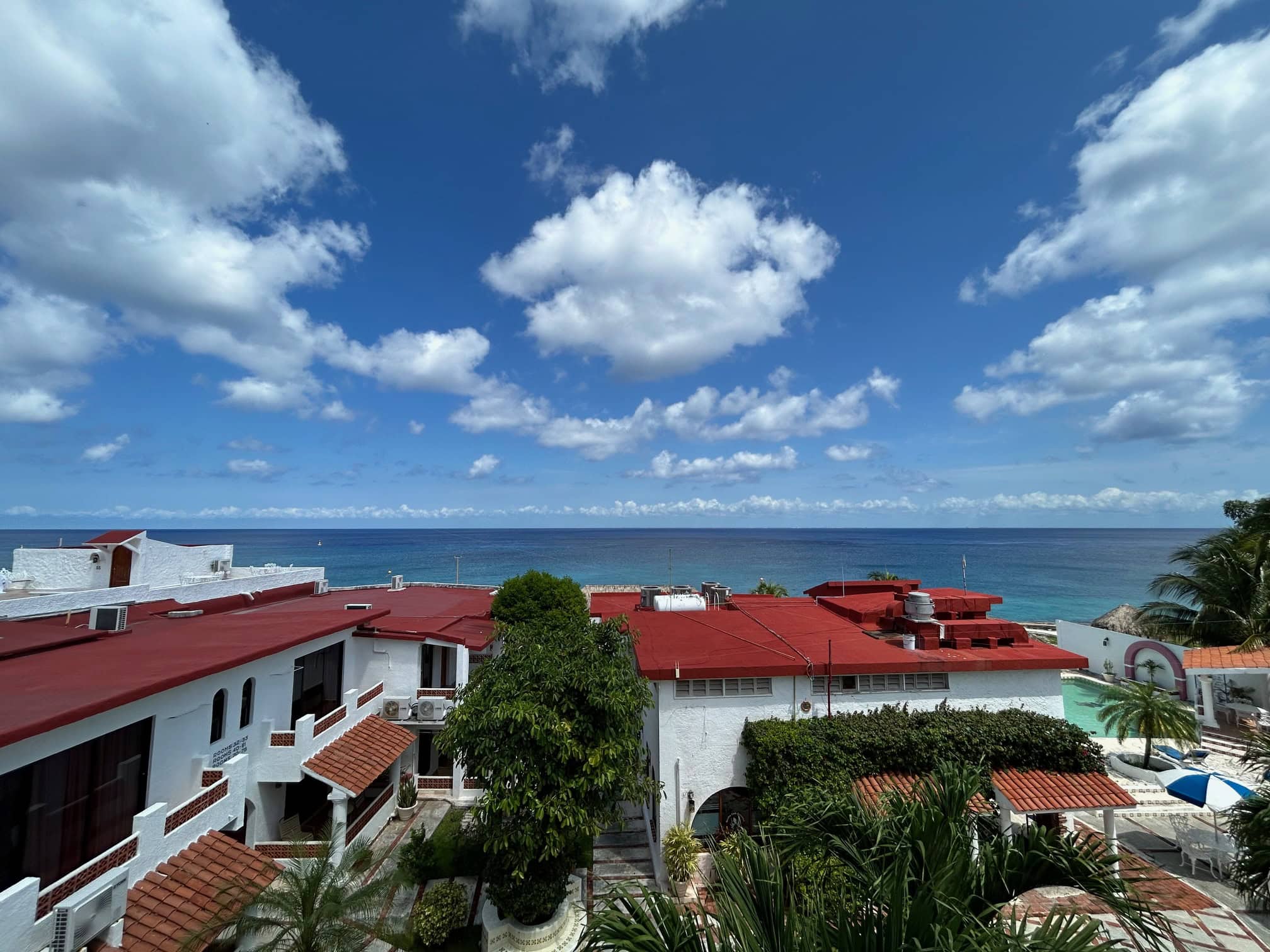 Scuba-Diving-Cozumel An image of a scuba diving resort with ocean views in Cozumel, Mexico.