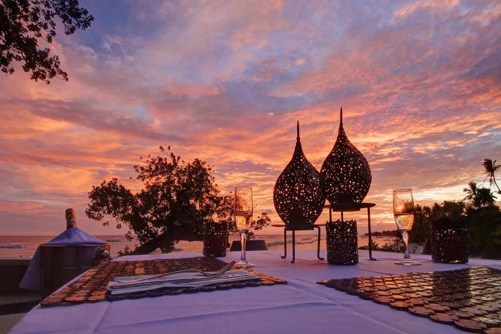 Amorita Resort overlooking the sea: Amorita Resort in Panglao offers upscale cliffside accommodations with stunning ocean views and romantic vibes