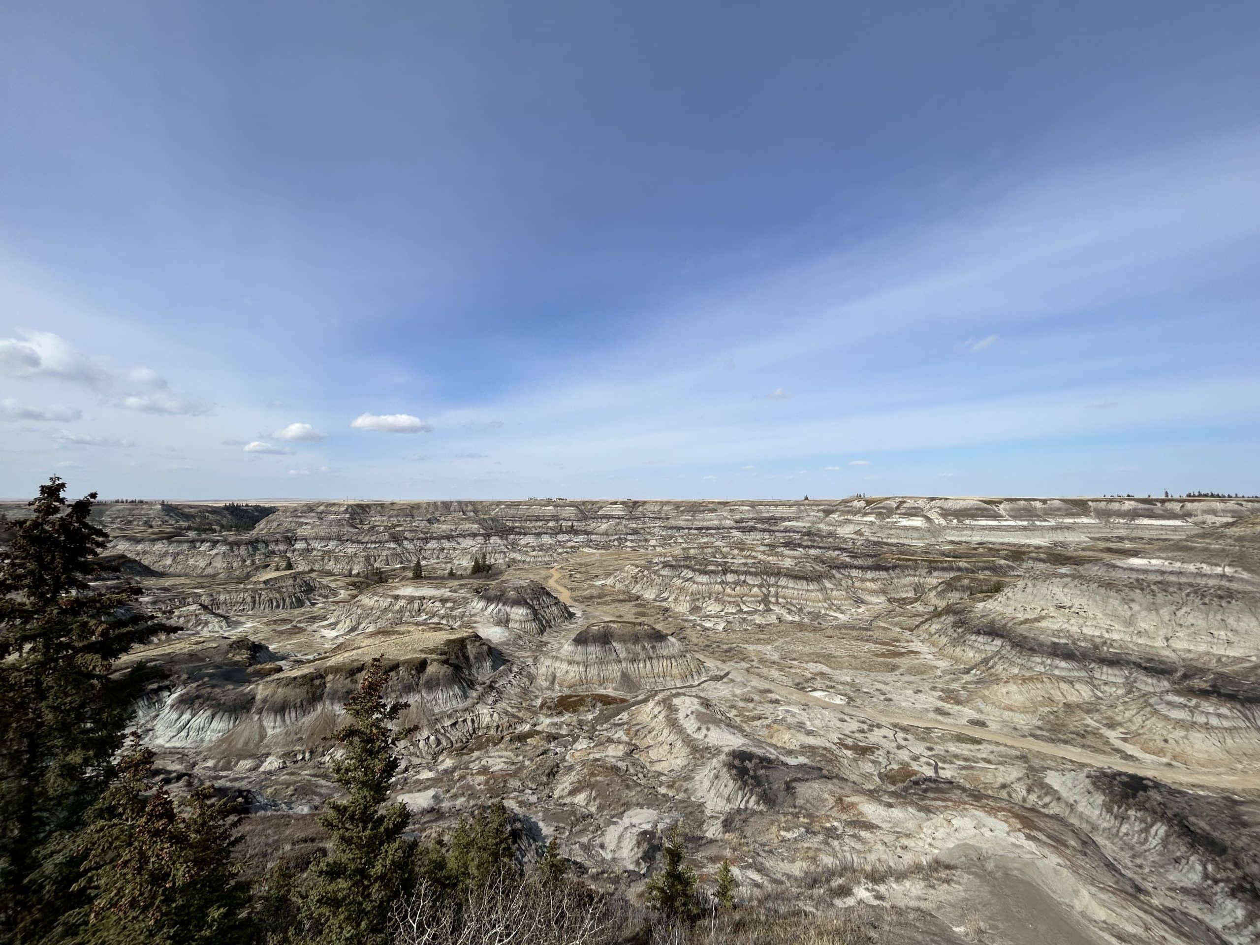 A view of Horseshoe Canyon located near Drumheller and an easy day trip experience from Calgary.