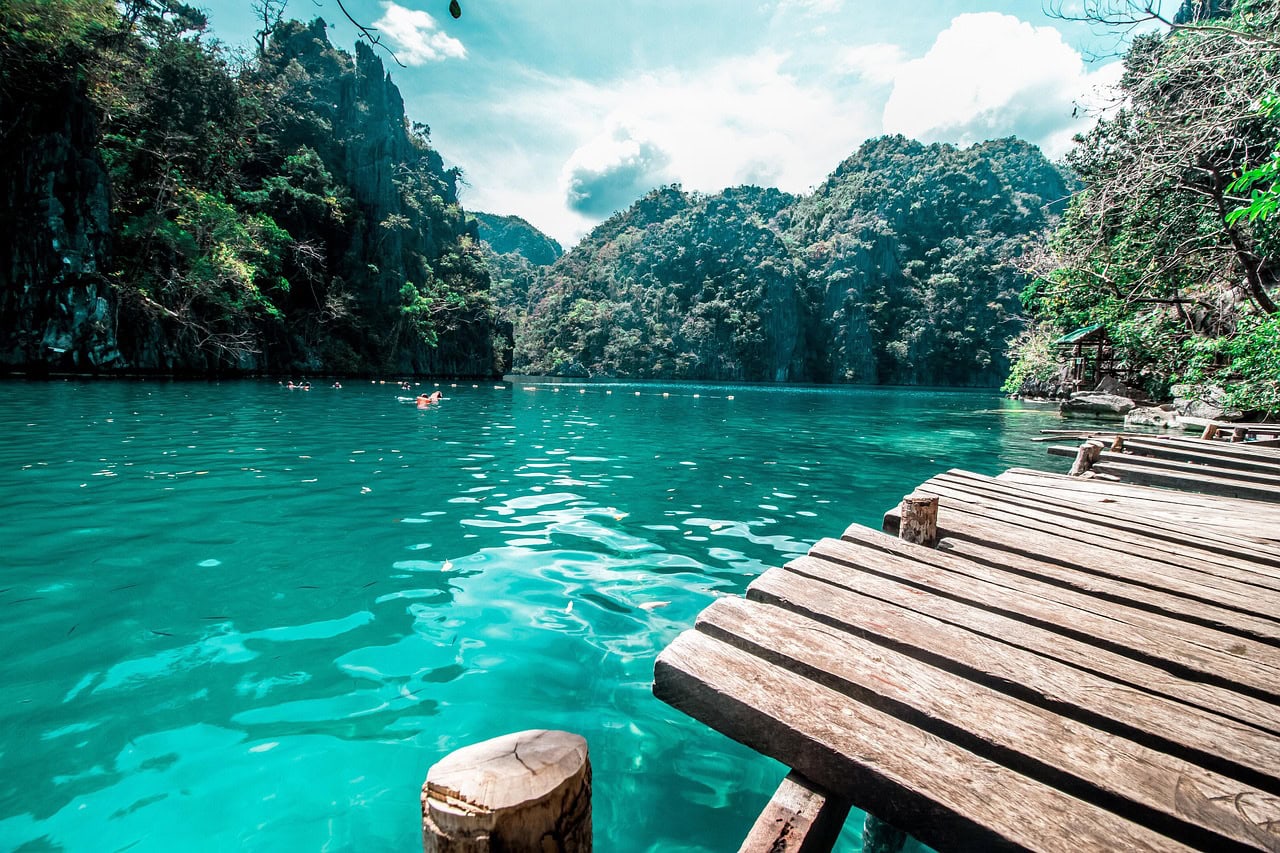 Calm sea and blue skies in the Philippines during dive season