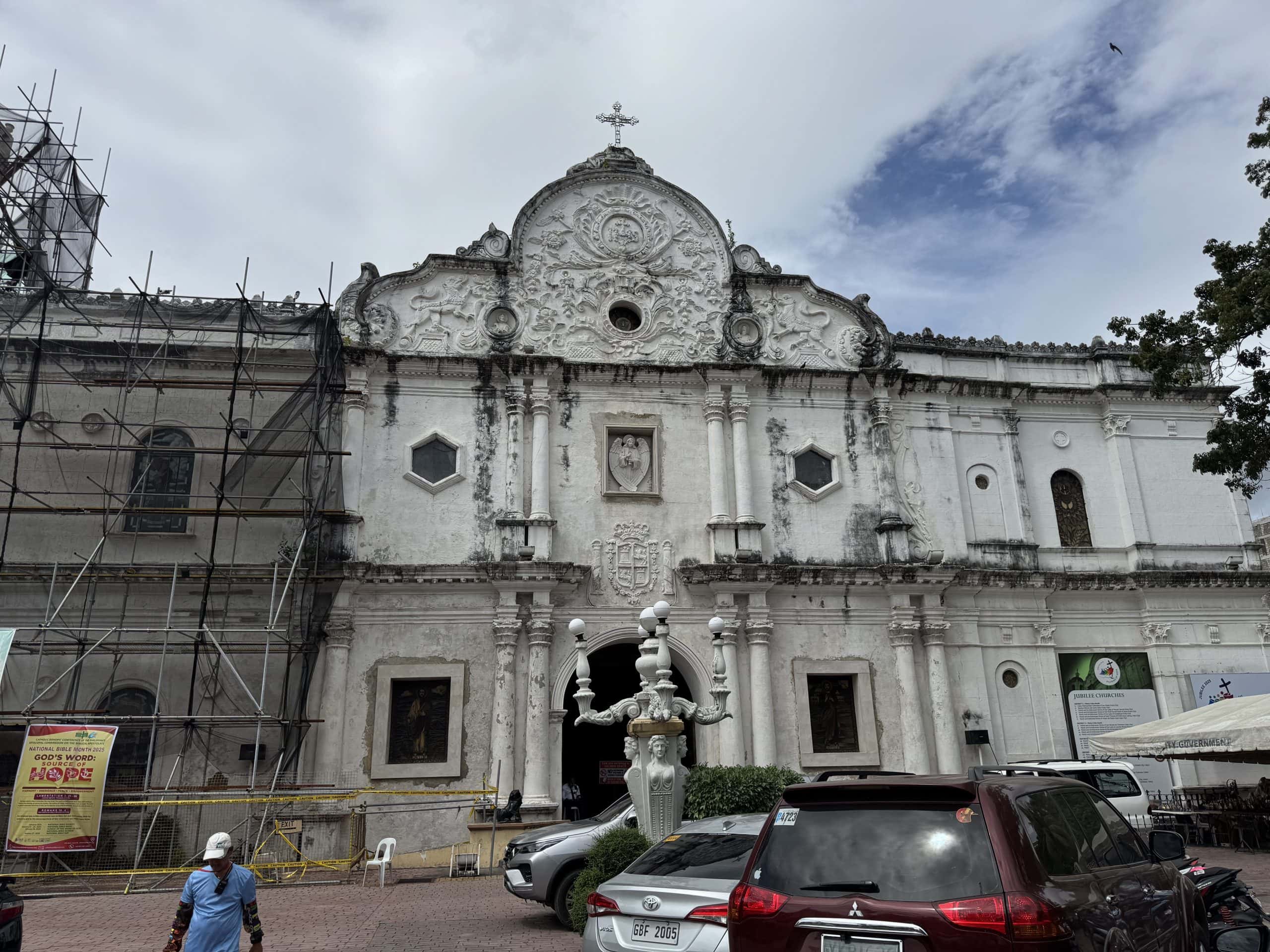 The historic façade of the Basilica Minore del Santo Niño in Cebu City, showcasing its intricate baroque architecture and cultural significance as one of the Philippines’ oldest churches.