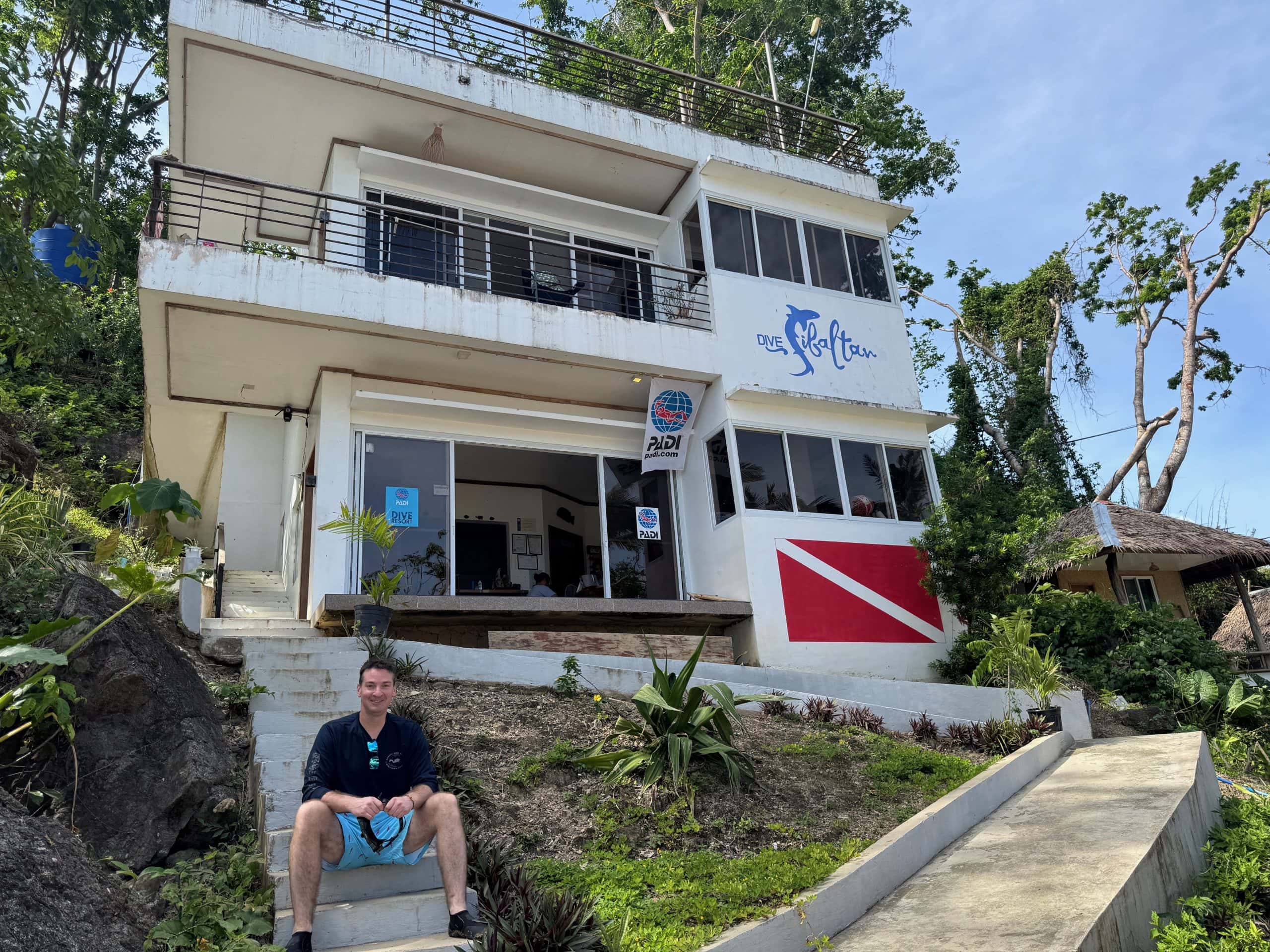 Dive Sibaltan shop in El Nido Palawan where scuba divers head out to manta ray cleaning stations and local dive sites