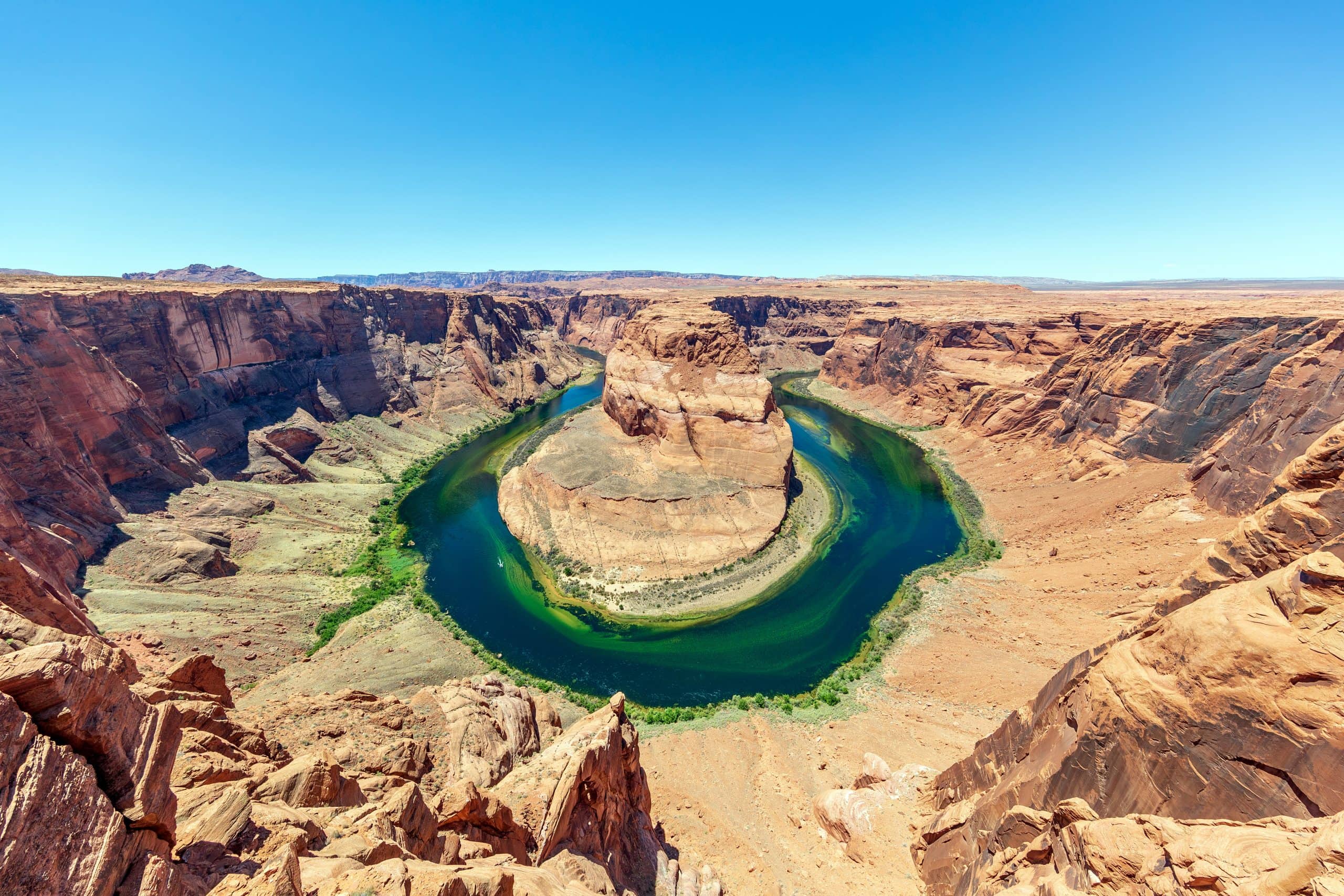 Horseshoe Bend overlooking the Colorado River in Arizona, USA